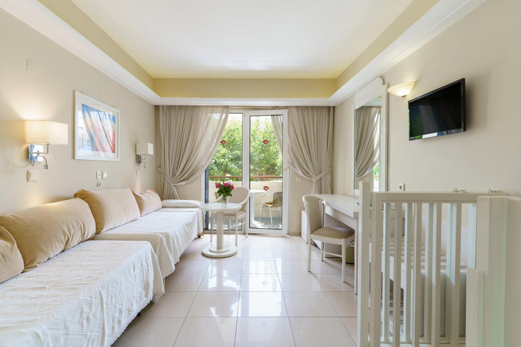 Pearl Beach Rethymno  Room photo